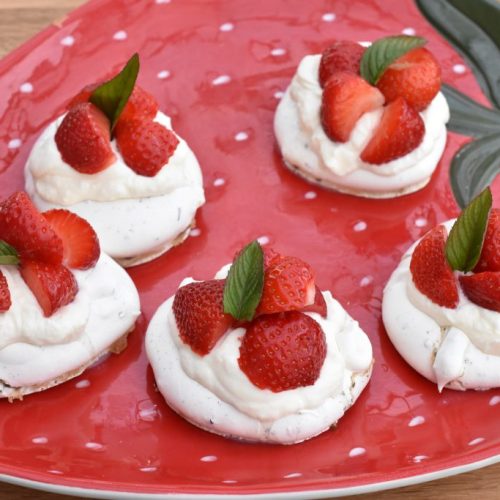 Mini pavlova med mynte og chokolade - nem opskrift