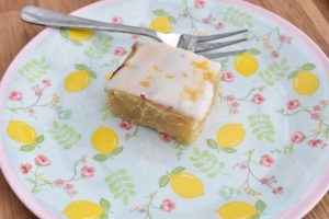 Citron brownie – opskrift på hvid brownie med citron