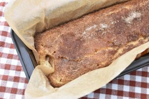 DSC_0992 • nogetiovnen.dk Kanelkage med kærnemælk - svampet kage med kanelsukker