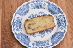 DSC_1004 • nogetiovnen.dk Kanelkage med kærnemælk - svampet kage med kanelsukker