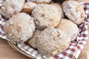 Valnøddeboller - nem opskrift på boller med valnødder