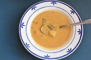 Spicy suppe med kokosmælk - nem opskrift på eksotisk suppe