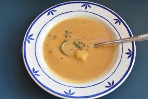 Spicy suppe med kokosmælk - nem opskrift på eksotisk suppe