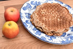 Æblevafler - opskrift på vafler med æble og kanel
