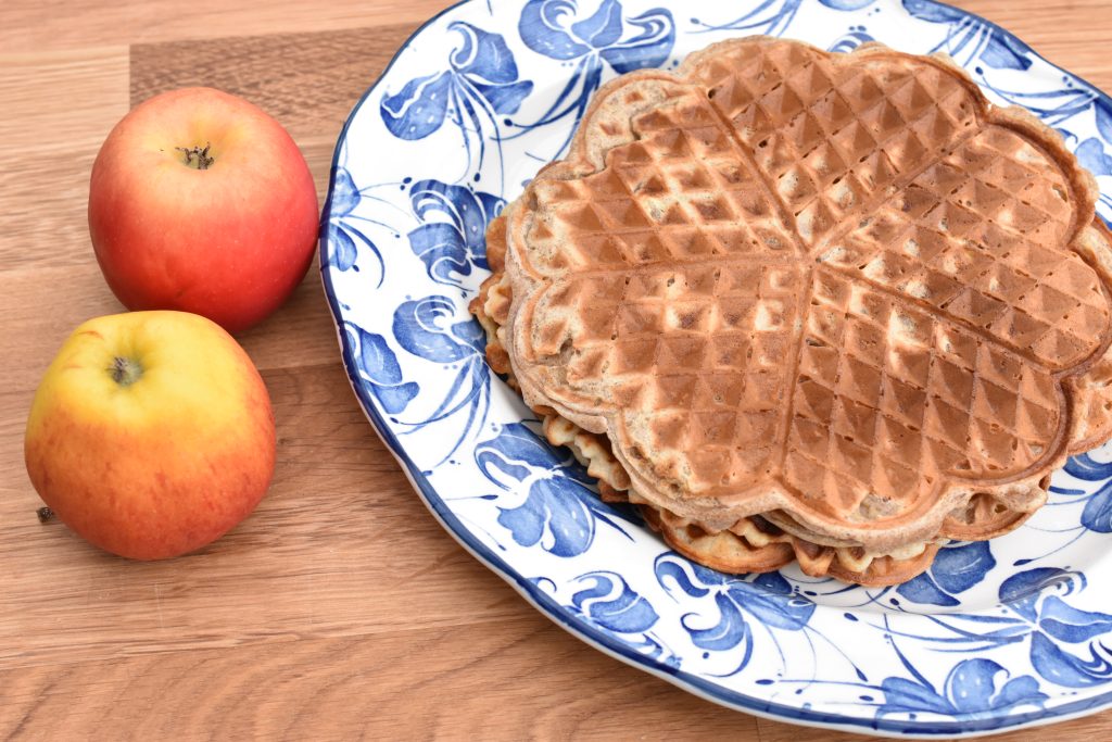 Æblevafler - opskrift på vafler med æble og kanel