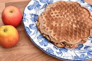 Æblevafler - opskrift på vafler med æble og kanel