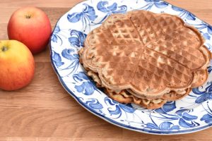 Æblevafler - opskrift på vafler med æble og kanel