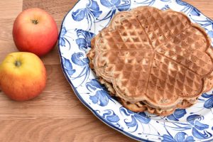 Æblevafler - opskrift på vafler med æble og kanel