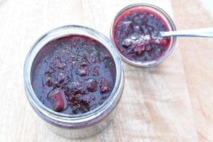 Brombærsyltetøj med rabarber - opskrift