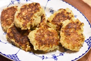 Blomkålsfrikadeller - opskrift på lækre vegetardeller