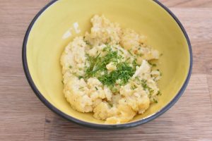 Røræg med hytteost opskrift – cremede scrambled eggs