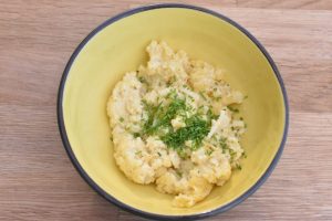 Røræg med hytteost opskrift – cremede scrambled eggs