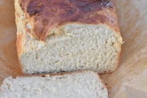 Toastbrød - opskrift på hjemmelavet sandwichbrød