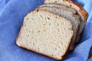 Toastbrød - opskrift på hjemmelavet sandwichbrød