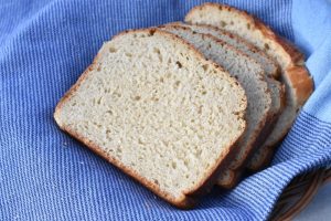 Toastbrød - opskrift på hjemmelavet sandwichbrød