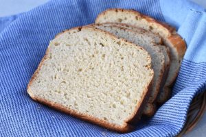 Toastbrød - opskrift på hjemmelavet sandwichbrød