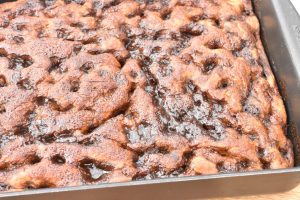 Kanelsnegle focaccia - opskrift på brunsviger med kanel