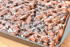 DSC_0849 • nogetiovnen.dk Kanelsnegle focaccia - opskrift på brunsviger med kanel