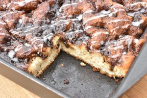 DSC_0857 • nogetiovnen.dk Kanelsnegle focaccia - opskrift på brunsviger med kanel