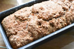Valnøddebrød - nem opskrift på groft brød med valnødder