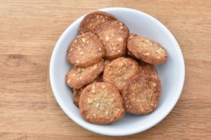 DSC_1299 • nogetiovnen.dk Nøddekager – opskrift på lækre småkager med hakkede nødder