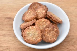 DSC_1302 • nogetiovnen.dk Nøddekager – opskrift på lækre småkager med hakkede nødder