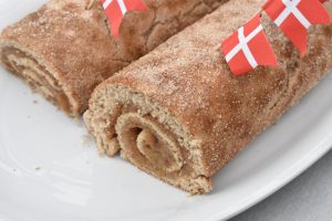 DSC_1376 • nogetiovnen.dk Kanelroulade - opskrift på nem roulade med kanel