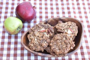 Havregrynscookies med kanel og æbler - opskrift