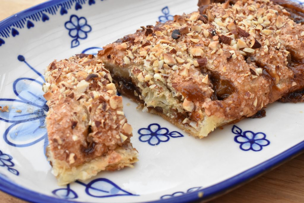 Flettet butterdejskringle med kanel - nem hurtig opskrift