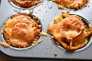 Kartoffelmuffins i form med knuste kartofler - opskrift
