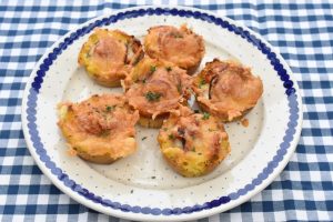 Kartoffelmuffins i form med knuste kartofler - opskrift