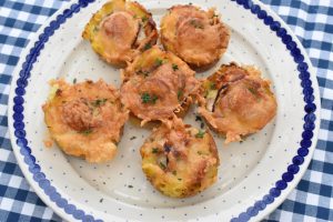 Kartoffelmuffins i form med knuste kartofler - opskrift