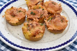 Kartoffelmuffins i form med knuste kartofler - opskrift