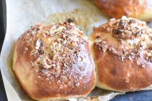 Juleboller med appelsin og kardemomme - nem opskrift