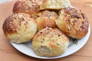 Juleboller med appelsin og kardemomme - nem opskrift