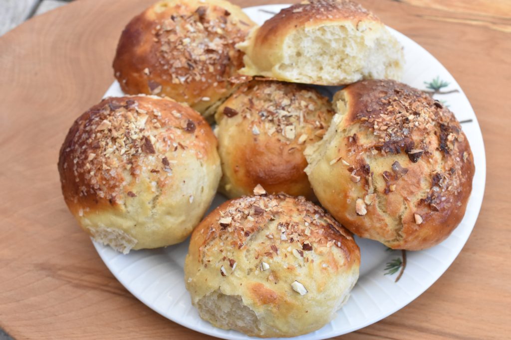 Juleboller med appelsin og kardemomme - nem opskrift