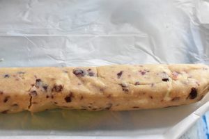 Specier med hvid chokolade og tranebær - sprøde småkager