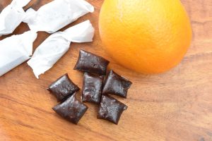 Karameller med appelsinsmag - appelsinkarameller med kakao