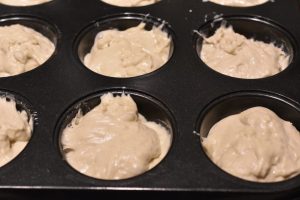 Focaccia muffins - opskrift på sprøde kuvertbrød i form
