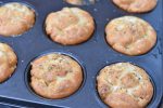 Focaccia muffins - opskrift på sprøde kuvertbrød i form