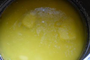 Brunet smør - opskrift på brun smørsauce - Beurre Noisette