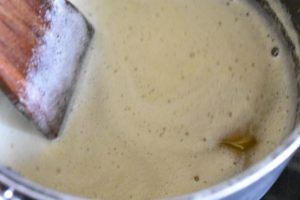 Brunet smør - opskrift på brun smørsauce - Beurre Noisette