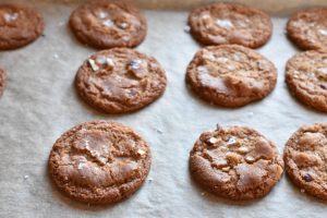 Verdens bedste cookies - med brunet smør - opskrift - de nybagte cookies