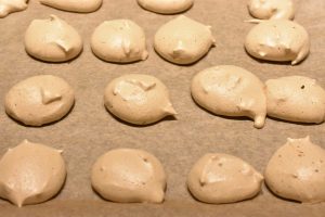 Kaffemarengs - nybagte sprøde mokkamarengs med kaffesmag