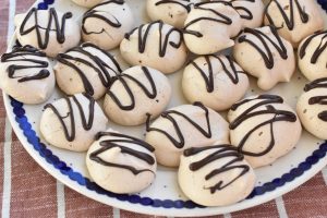 Kaffemarengs - sprøde mokkamarengs med kaffesmag