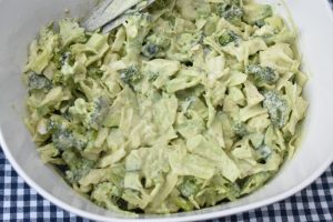 Green Goddess salat - nem opskrift på grøn kålsalat