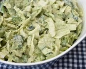 Green Goddess salat - nem opskrift på grøn kålsalat