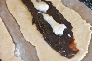 Kringler med creme og svesker - billeder med fyld