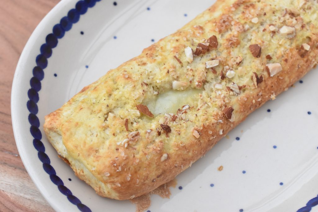 Kringler med creme og svesker - nem opskrift