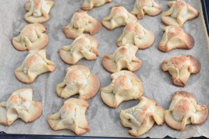 DSC_1314 • nogetiovnen.dk Napoleonshatte opskrift - sprød klassisk kage med marcipan